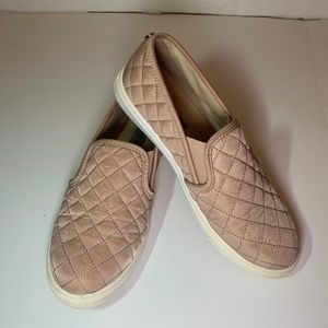 Steve Madden ECENTRCQQuilted Slip on Shoes Size 8.5